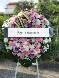 พวงหรีดดอกไม้สด