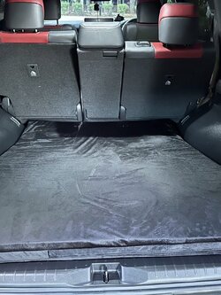 เบาะรองที่นอนในรถทรงพิเศษ