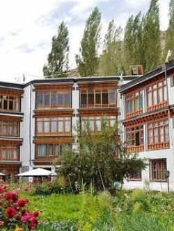 ขายโรงแรมเชียงราย ระดับ 3 ดาว ขนาด 40 ห้อง ใกล้สนามบินเชียงราย