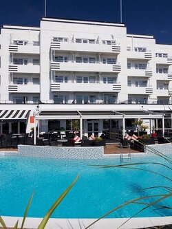 ขายโรงแรม 4 ดาว ขนาด 183 ห้อง กลางเมืองระนอง