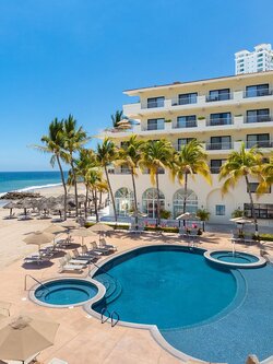 ขายโรงแรมเขาหลัก 75 ห้องพัก ติดทะเลอันดามัน ยาว 145 เมตร ใกล้อุทยานแห่งชาติ เขาหลัก-ลำรู่ อ.ตะกั่วป่า จ.พังงา