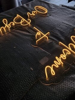 '' ป้ายไฟดัดนีออนเฟล็กซ์ '' ขนาด 99x99 cm