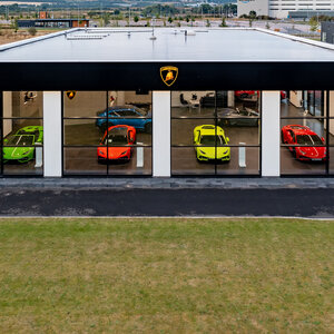 โชว์รูมรถยนต์