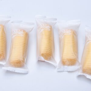 พายสับปะรด ขนาด 45 กรัม ตรา Silver Bakery จำนวน 1 ชิ้น อร่อยหอมหวาน