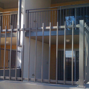 ช่างทำรั้ว ตลิ่งชัน