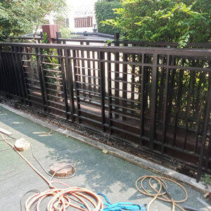 ช่างซ่อมประตูรั้ว ปลวกแดง