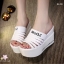 พร้อมส่ง : รองเท้าส้นเตารีดสกีนลาย (สีขาว)