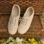 พร้อมส่ง : รองเท้าผ้าใบลูกไม้สไตล์วินเทจ (สีครีม)