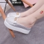 รองเท้าคัทชูเปิดส้นแต่งอะไหล่ (สีขาว)