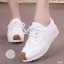 พร้อมส่ง : รองเท้าผ้าใบสไตล์เกาหลี (สีขาว)