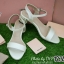 รองเท้าส้นเพชร MIUMIU (สีขาว)