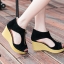 รองเท้าส้นเตารีดแต่งซิปหน้า (สีครีม)