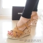 พร้อมส่ง : รองเท้าส้นเตารีดหน้าสาน (ครีม)