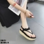 รองเท้าแตะแต่งสายคาดดอกไม้ (สีแทน)