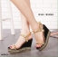 พร้อมส่ง : รองเท้า Christian Louboutin (ลายงู)